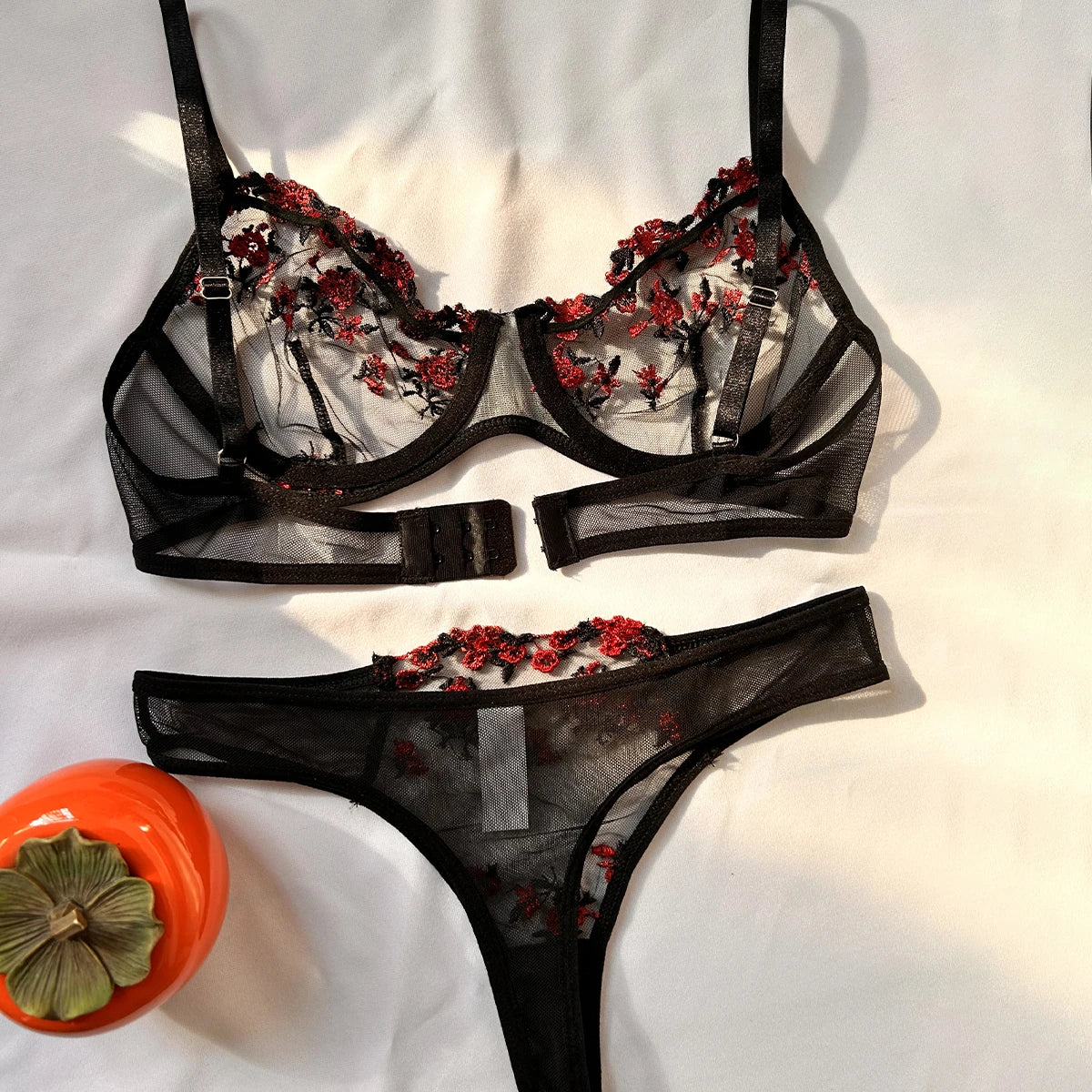 Elegant Floral Style Lace Lingerie Set